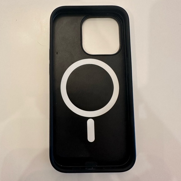 ❌SOLD❌Authentic Casetify Alice + Olivia iPhone 14 Pro phone case - Picture 3 of 7